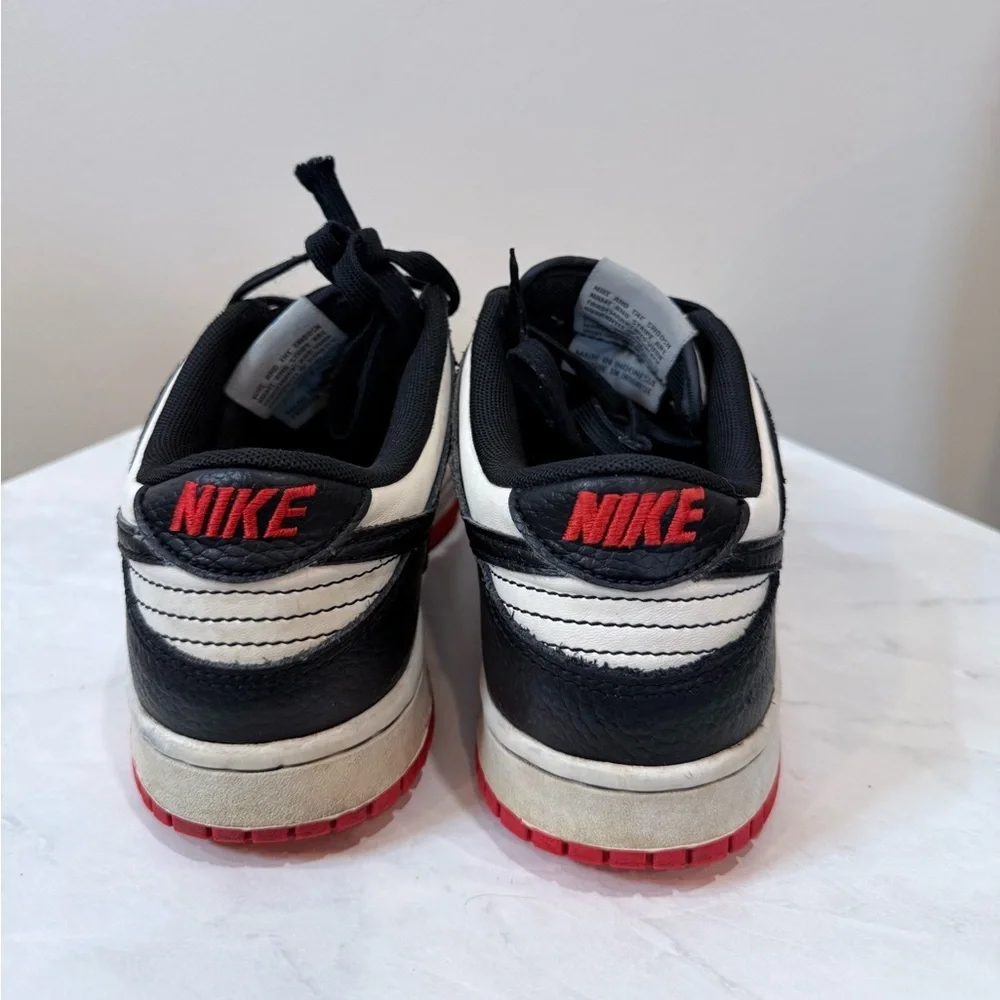 🔥Nike Black White Accent Athletic Sneakers Size 6Y EUC🔥